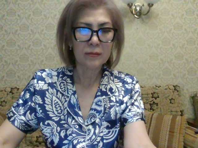 ElegantLady00 live cam preview