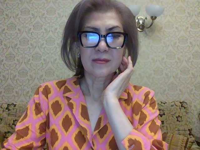ElegantLady00 live cam preview