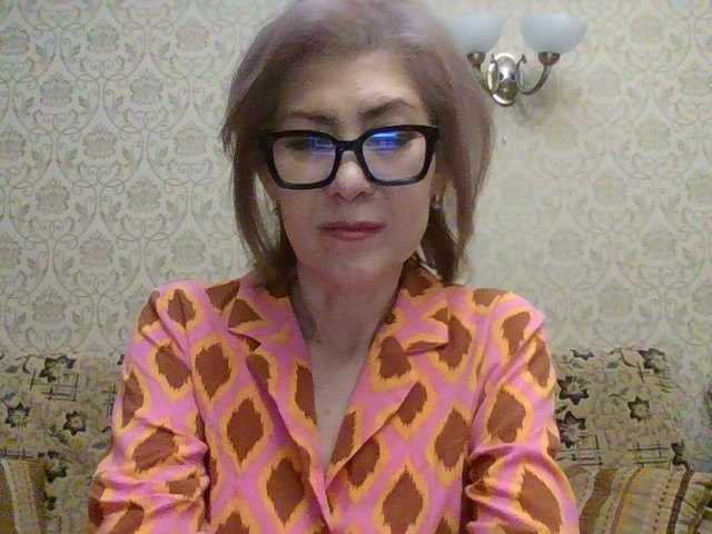 ElegantLady00 live cam preview