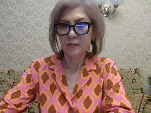 ElegantLady00 live cam preview