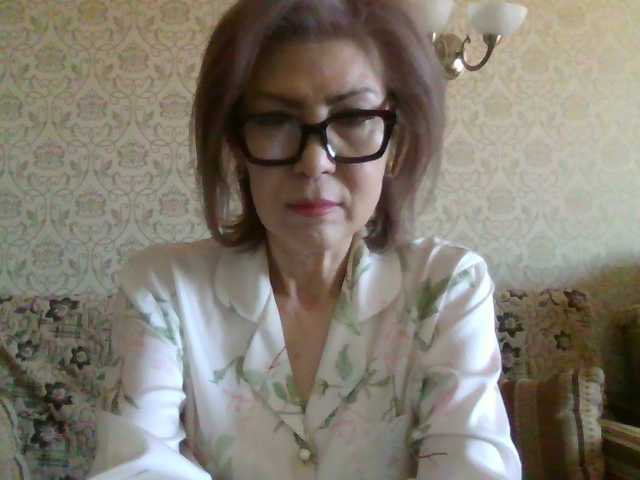ElegantLady00 live cam preview