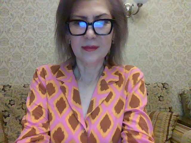 ElegantLady00 live cam preview