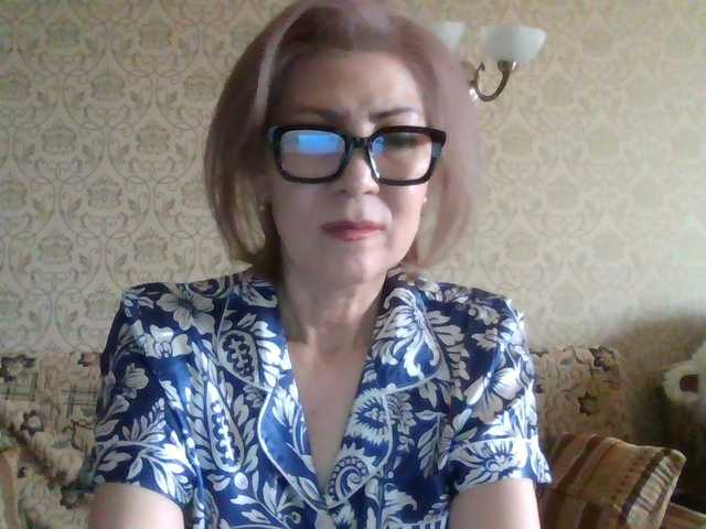 ElegantLady00 live cam preview