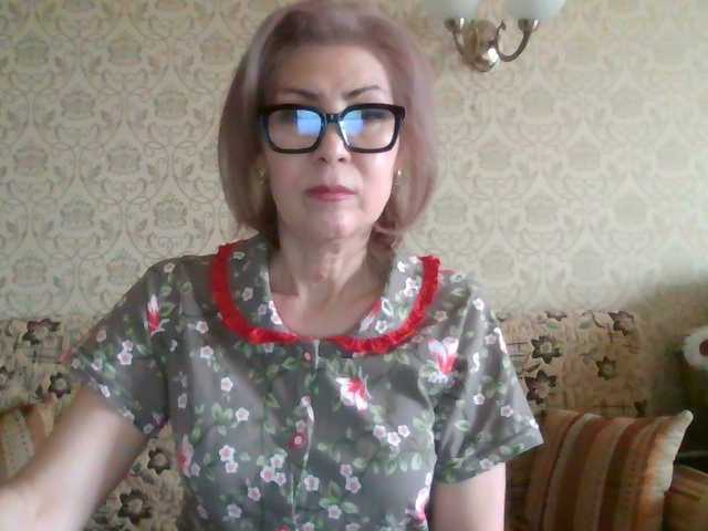 ElegantLady00 live cam preview