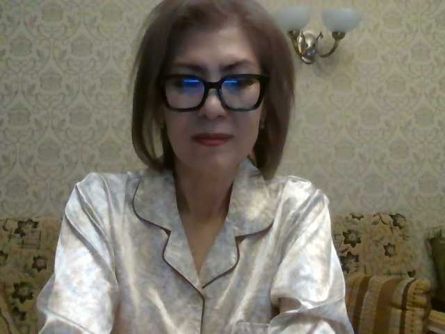 ElegantLady00 live cam preview