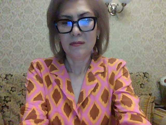 ElegantLady00 live cam preview