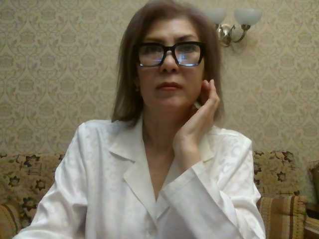 ElegantLady00 live cam preview