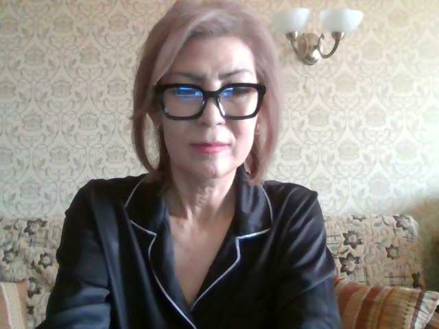 ElegantLady00 live cam preview