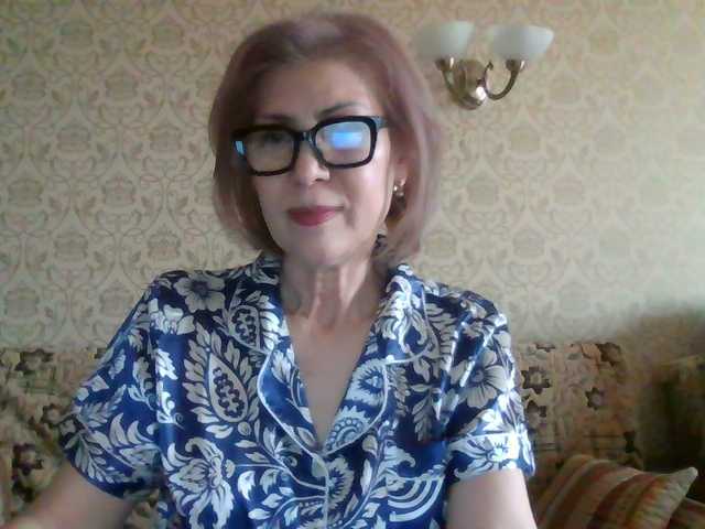 ElegantLady00 live cam preview