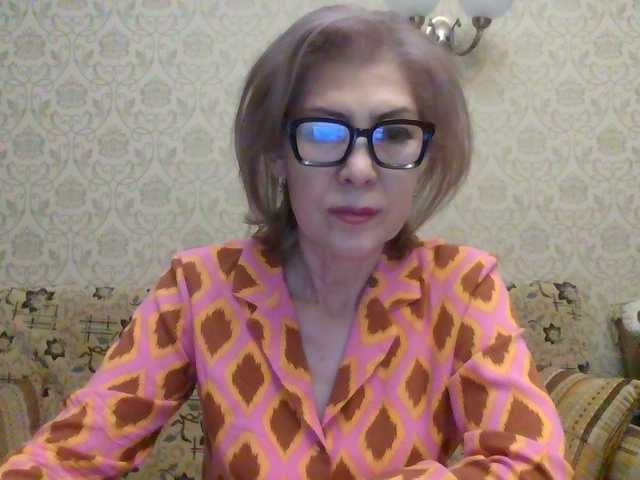 ElegantLady00 live cam preview
