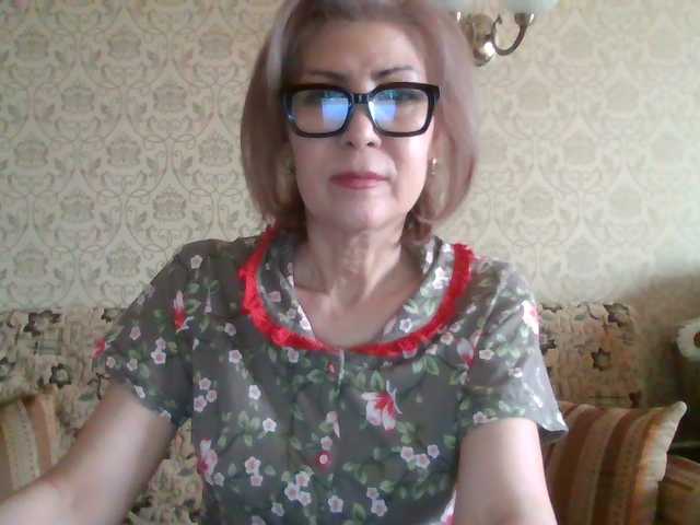 ElegantLady00 live cam preview