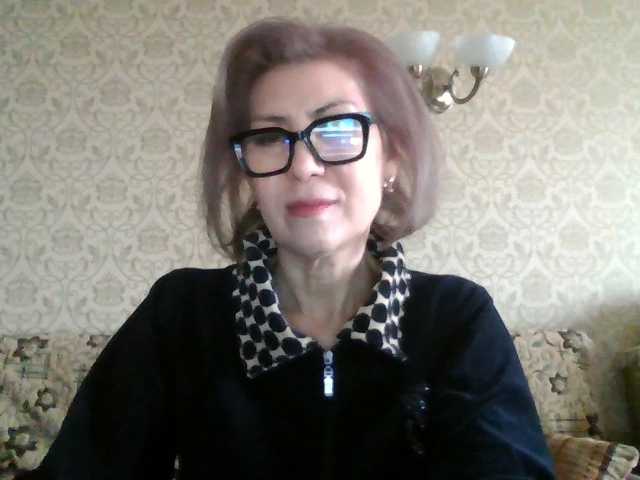 ElegantLady00 live cam preview