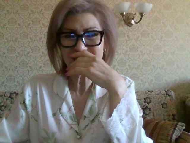Elegant00Lady live female cam on bongacams