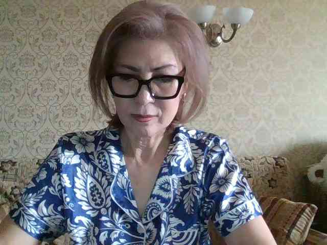 Elegant00Lady live female cam on bongacams