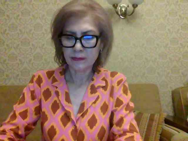 Model: ElegantLady00