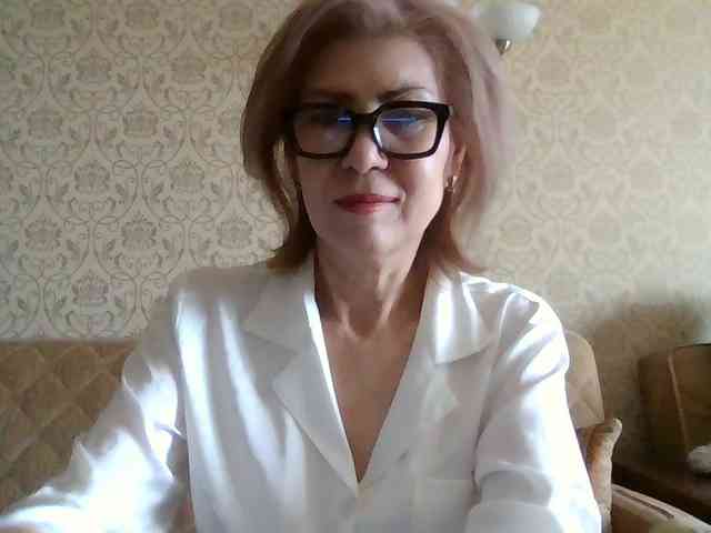 Model: ElegantLady00