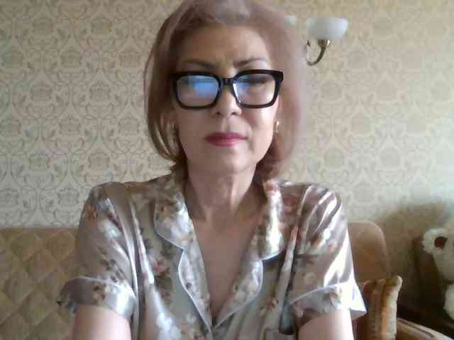 ElegantLady00 webcam