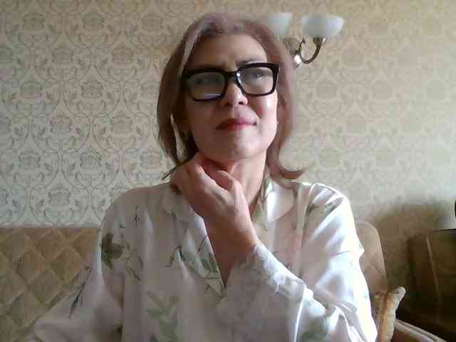 ElegantLady00 webcam