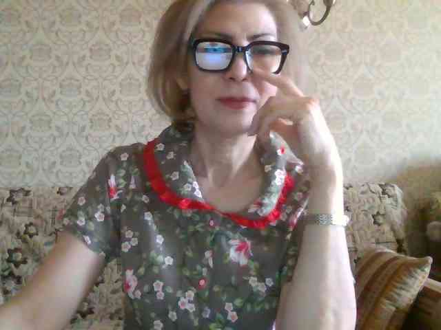 Model: ElegantLady00