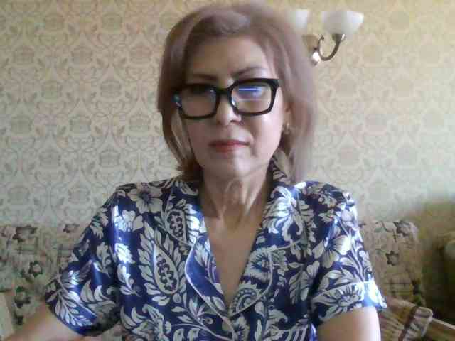 Elegant00Lady live female cam on bongacams