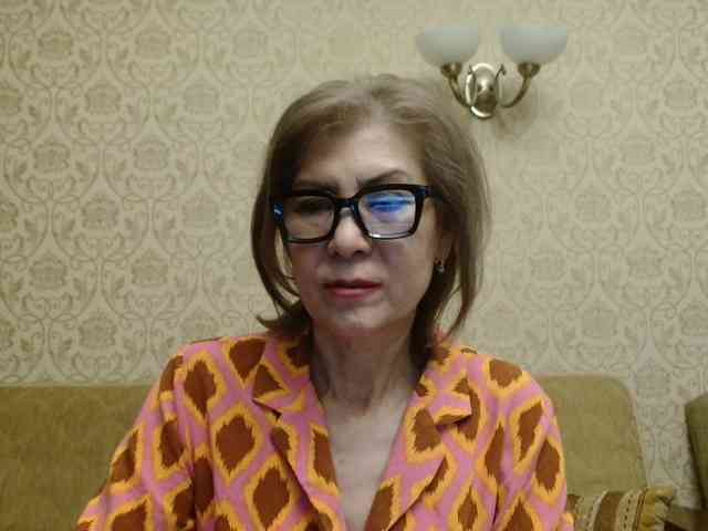 ElegantLady00 webcam