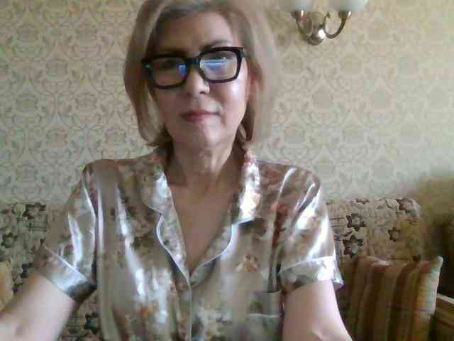Model: ElegantLady00