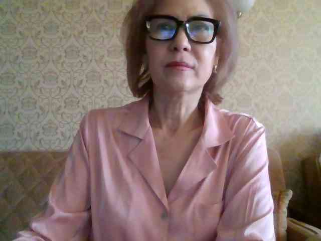 Model: ElegantLady00