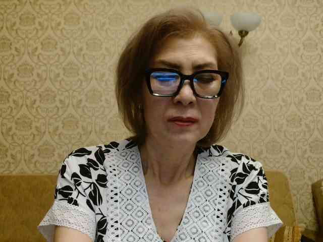 ElegantLady00 webcam