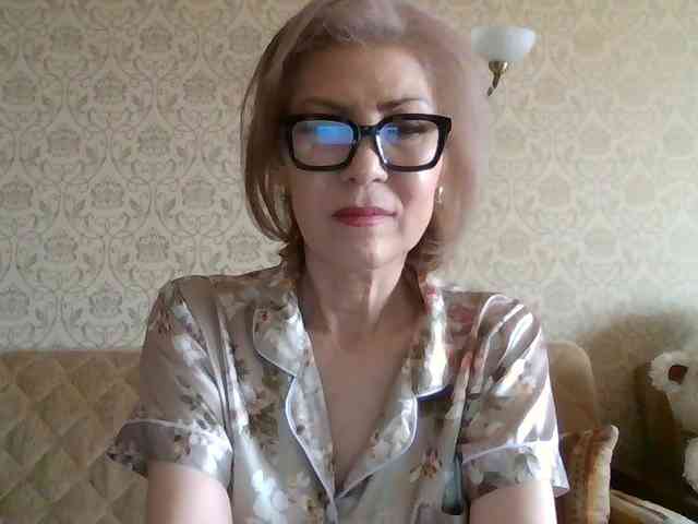 Model: ElegantLady00