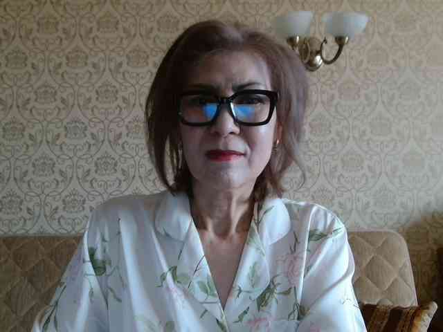 ElegantLady00 webcam