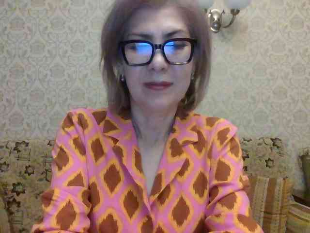 Elegant00Lady live female cam on bongacams