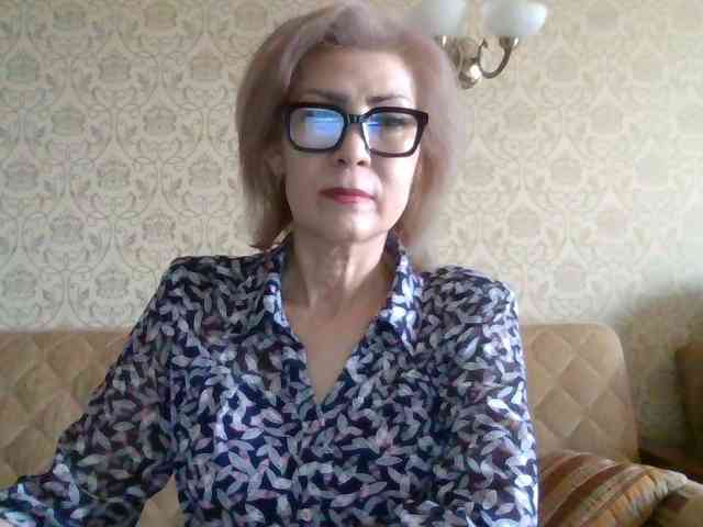 Model: ElegantLady00