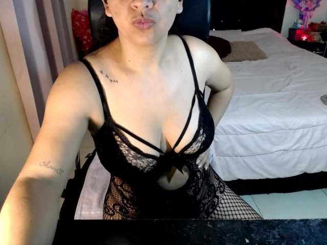 julietamanson1 live cam on BongaCams