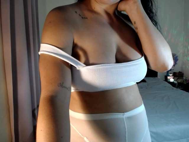 julietamanson1 live cam on BongaCams