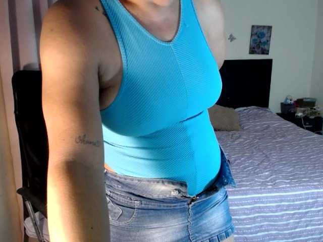 julietamanson1 live cam on BongaCams