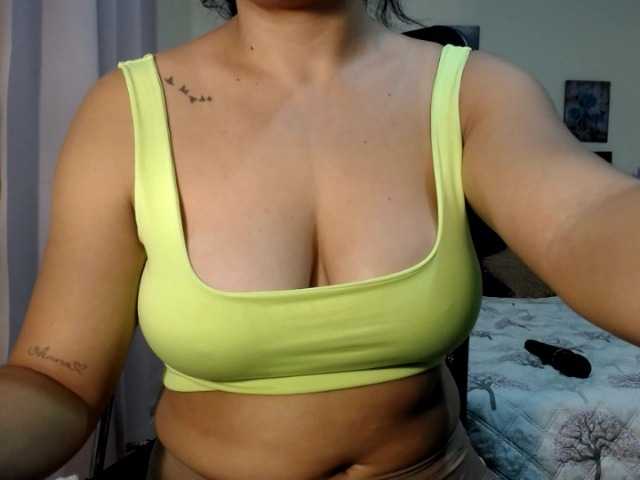 julietamanson1 live cam on BongaCams
