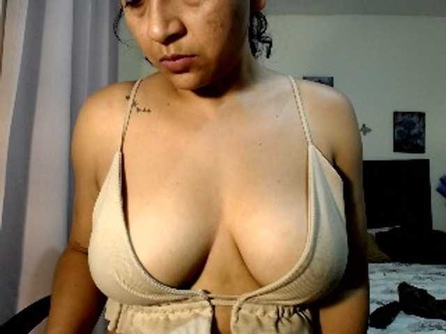 julietamanson1 live cam on BongaCams