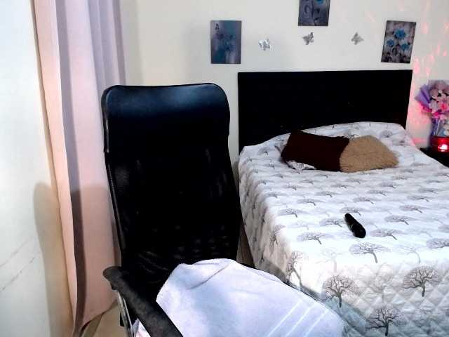 julietamanson1 live cam on BongaCams