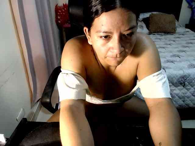 julietamanson1 Live Webcam on BongaCams