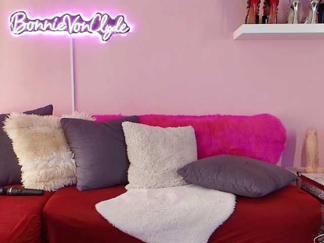 Bonnie2024 live cam on BongaCams