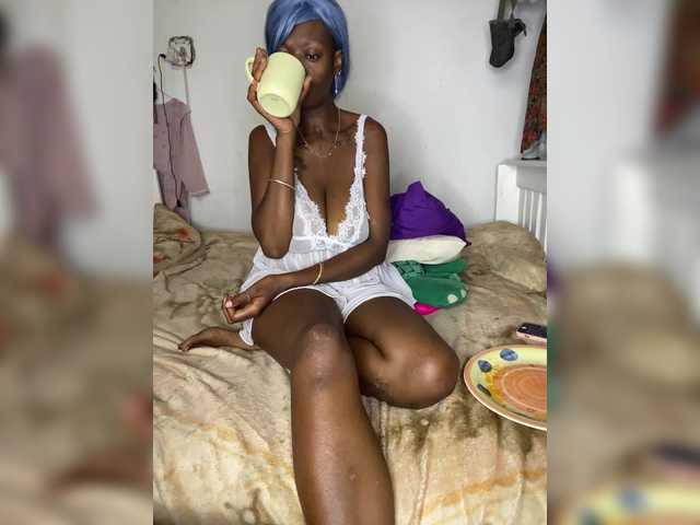 CleavageKING's BongaCams show and profile