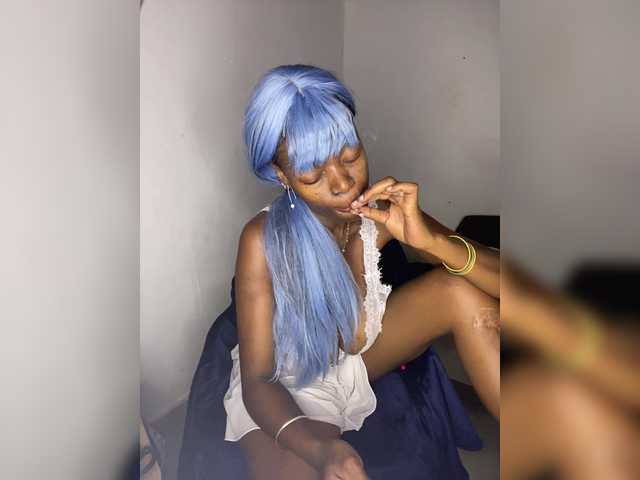 CleavageKING's BongaCams show and profile