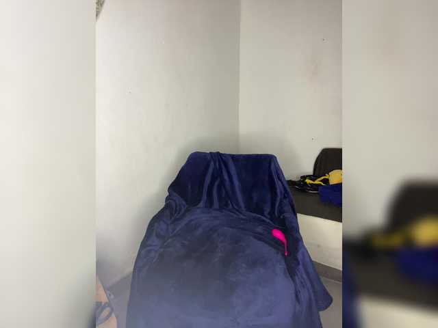 CleavageKING's BongaCams show and profile