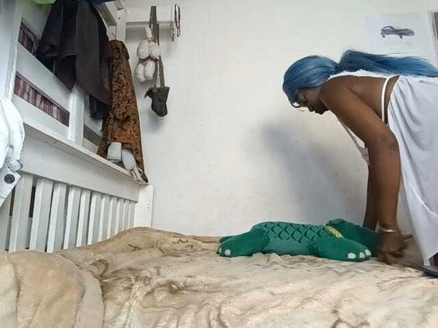 CleavageKING's BongaCams show and profile