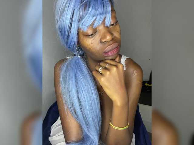 CleavageKING's BongaCams show and profile