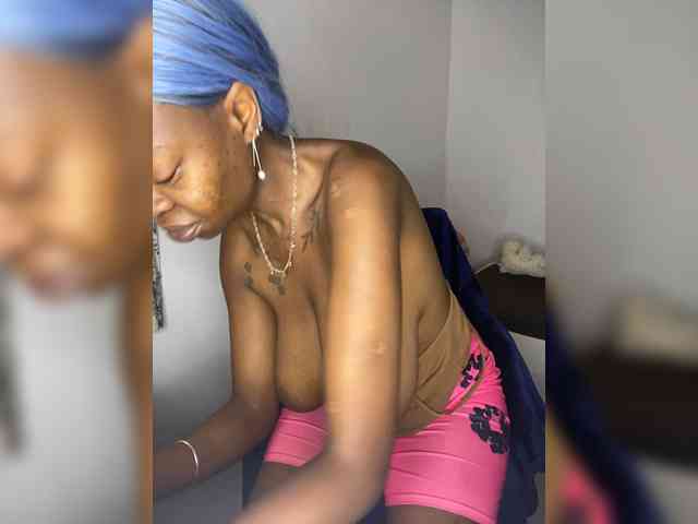 InstaG_TittyMonroe webcam