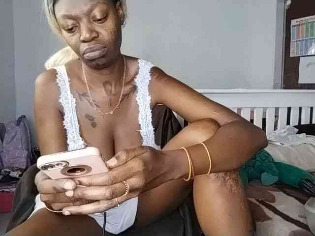 InstaG_TittyMonroe webcam