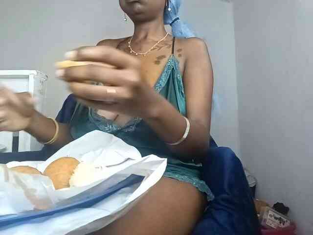 InstaG_TittyMonroe webcam