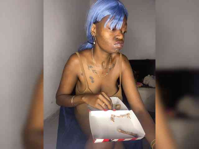 InstaG_TittyMonroe webcam