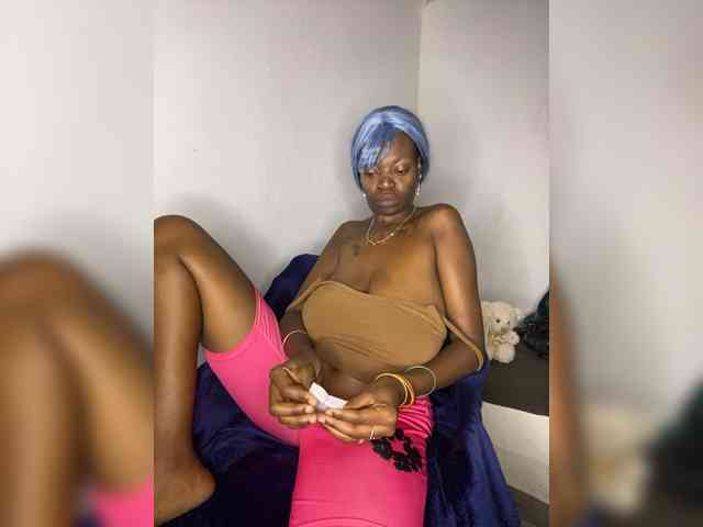 InstaG_TittyMonroe webcam